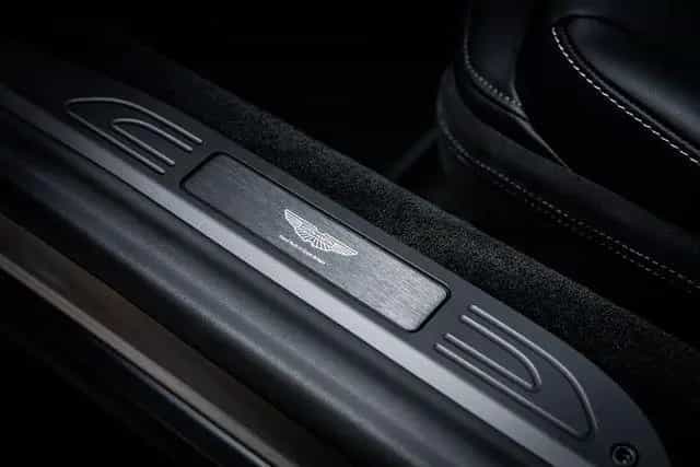 Aston Martin V8 Vantage MY25 BOWERS&WILKINS|SAMMLERFAHRZEUG 09/2024-photo-21