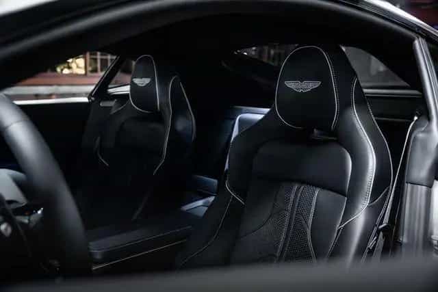 Aston Martin V8 Vantage MY25 BOWERS&WILKINS|SAMMLERFAHRZEUG 09/2024-photo-24