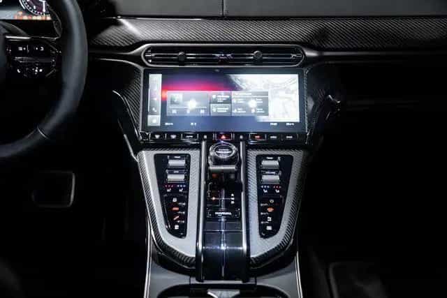 Aston Martin V8 Vantage MY25 BOWERS&WILKINS|SAMMLERFAHRZEUG 09/2024-photo-27