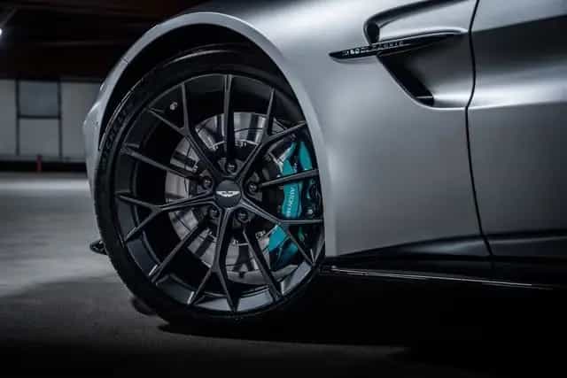 Aston Martin V8 Vantage MY25 BOWERS&WILKINS|SAMMLERFAHRZEUG 09/2024-photo-6