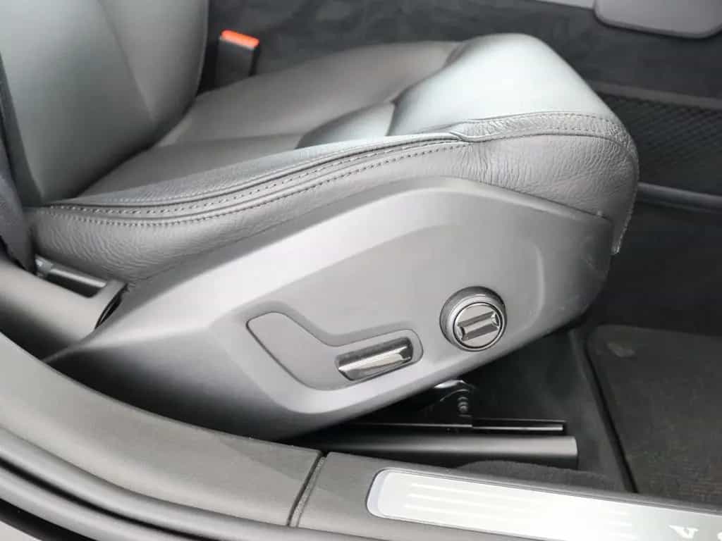 Volvo V90 Cross Country D5 AWD Pro Licht-Paket Kamera 12/2019-photo-17