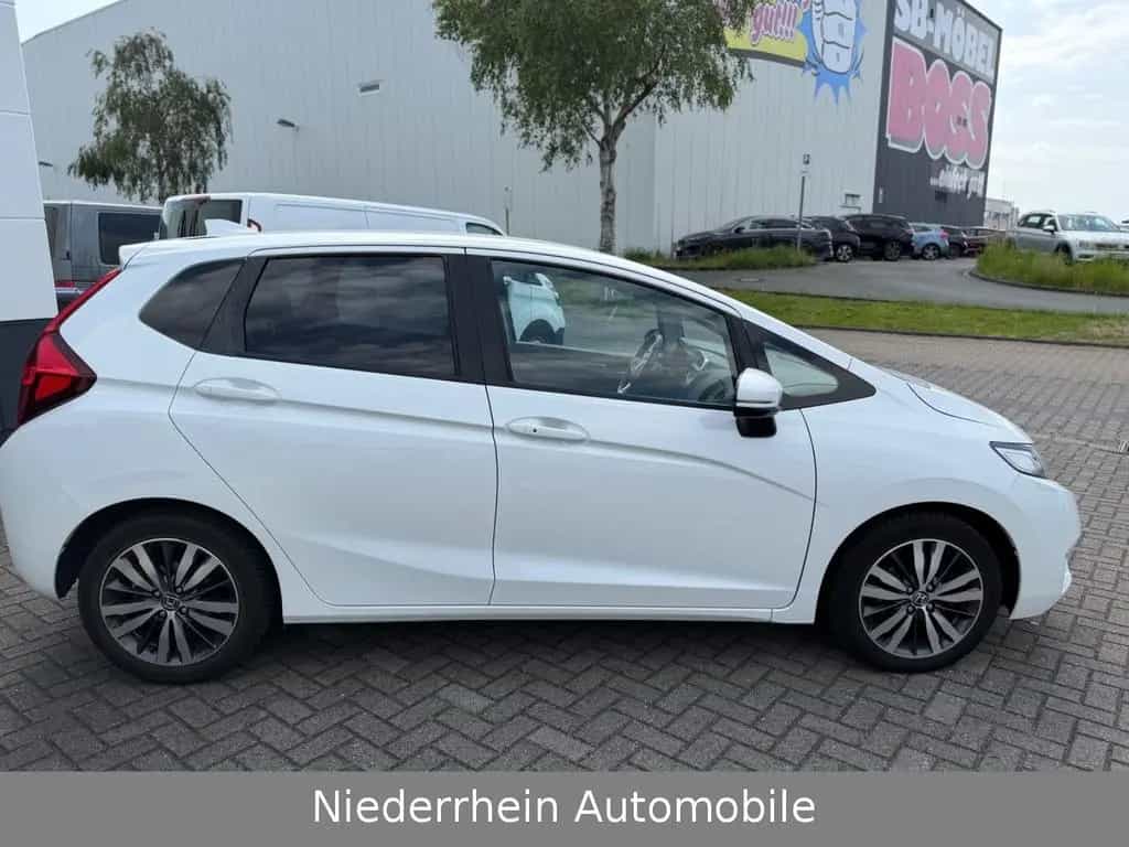 Honda Jazz Elegance SH+Kamera+Tüv&AU Neu+Scheckheft 02/2017-photo-11