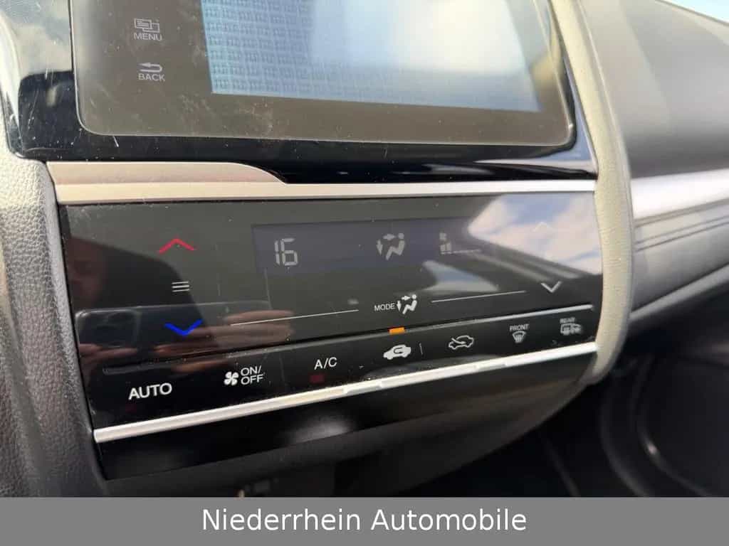 Honda Jazz Elegance SH+Kamera+Tüv&AU Neu+Scheckheft 02/2017-photo-19