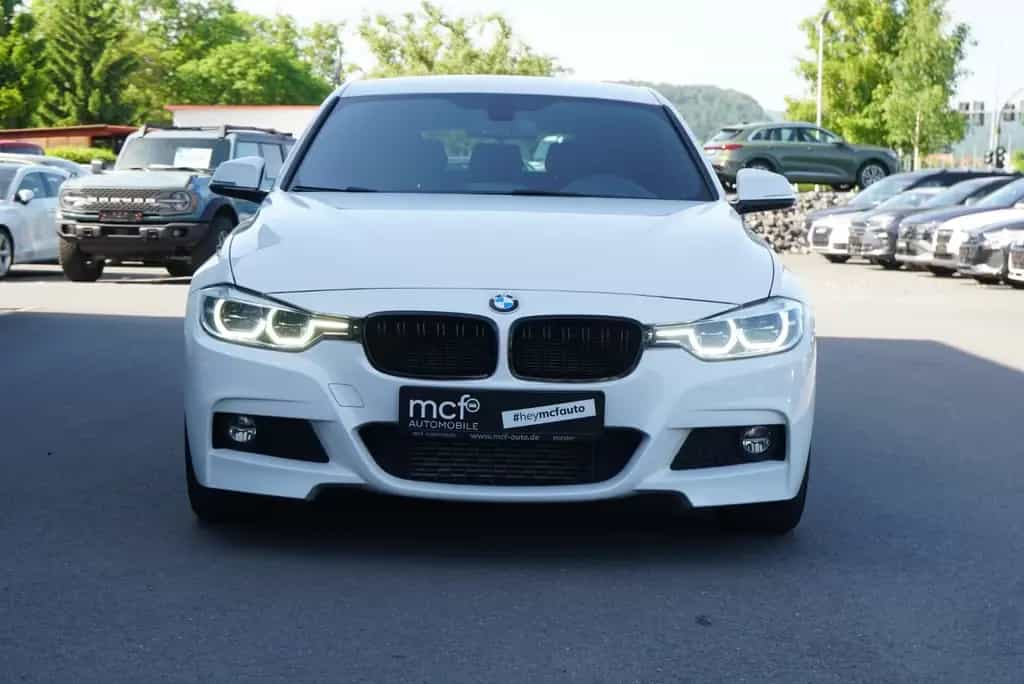 BMW 318 i Touring M Sport *Matrix*Harman-Kardon* 02/2017-photo-1