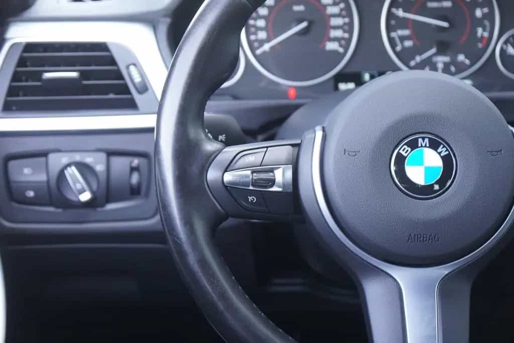 BMW 318 i Touring M Sport *Matrix*Harman-Kardon* 02/2017-photo-11
