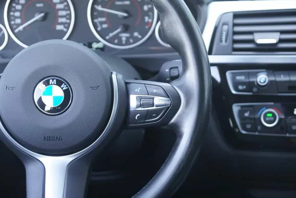 BMW 318 i Touring M Sport *Matrix*Harman-Kardon* 02/2017-photo-12