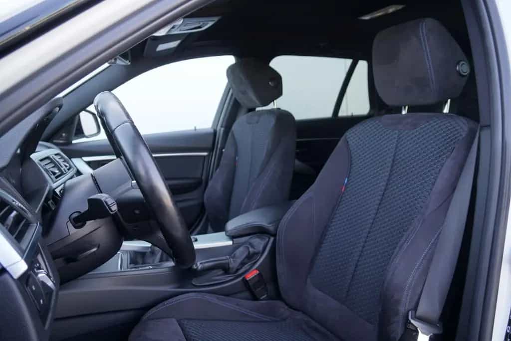 BMW 318 i Touring M Sport *Matrix*Harman-Kardon* 02/2017-photo-16