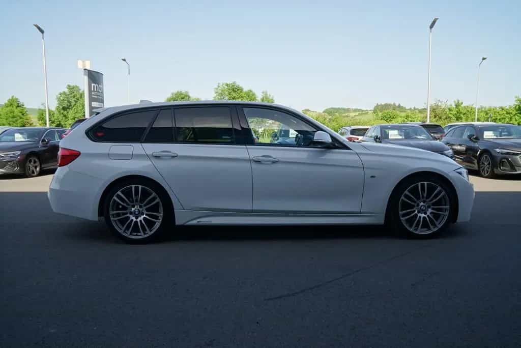 BMW 318 i Touring M Sport *Matrix*Harman-Kardon* 02/2017-photo-28