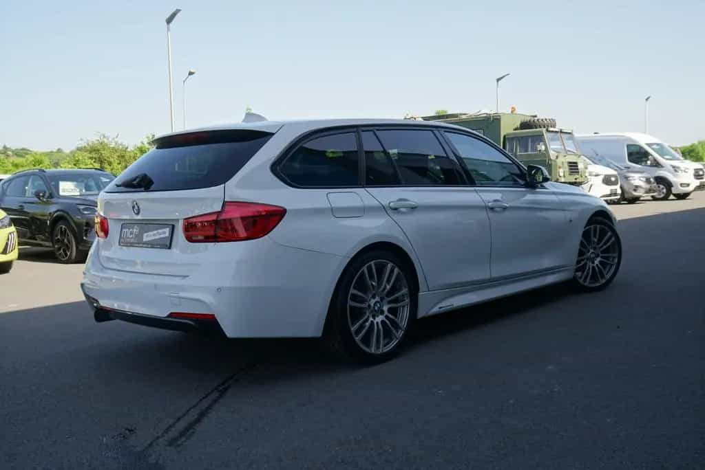 BMW 318 i Touring M Sport *Matrix*Harman-Kardon* 02/2017-photo-32