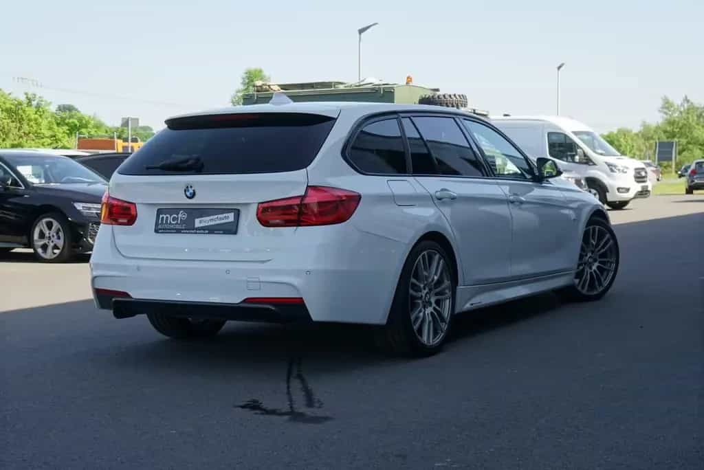 BMW 318 i Touring M Sport *Matrix*Harman-Kardon* 02/2017-photo-4