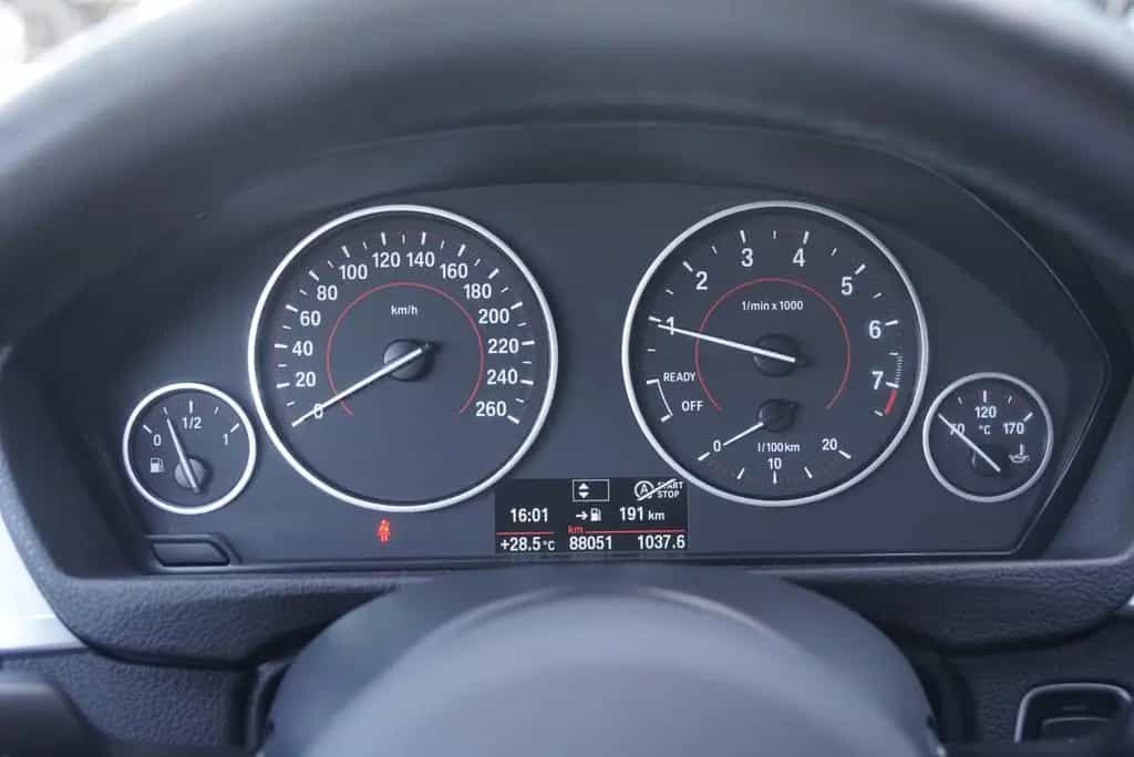 BMW 318 i Touring M Sport *Matrix*Harman-Kardon* 02/2017-photo-5