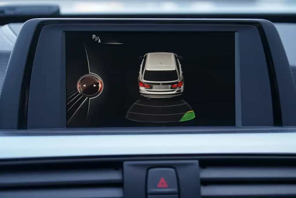BMW 318 i Touring M Sport *Matrix*Harman-Kardon* 02/2017-photo-6
