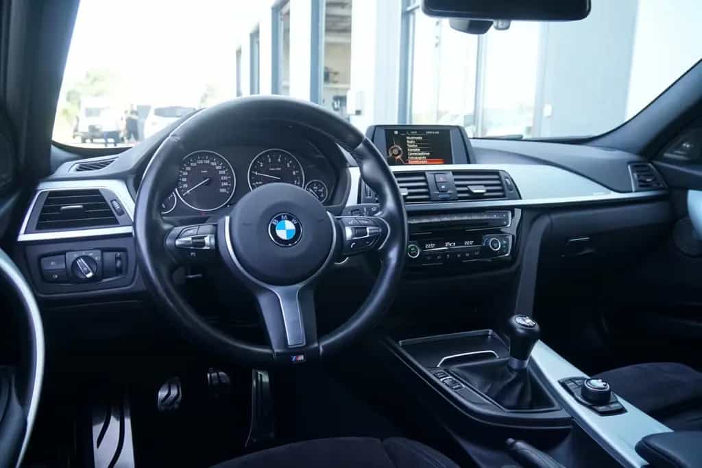 BMW 318 i Touring M Sport *Matrix*Harman-Kardon* 02/2017-photo-7