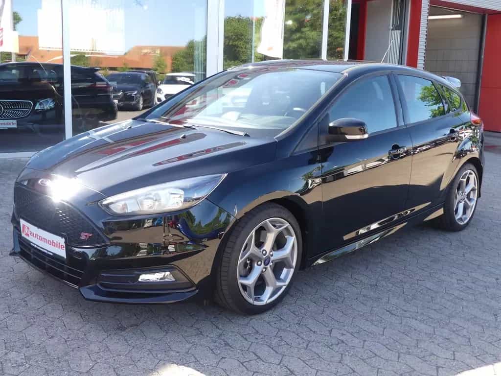 Ford Focus Lim. ST Navi*SHZ*Sportpaket 10/2015-photo-1