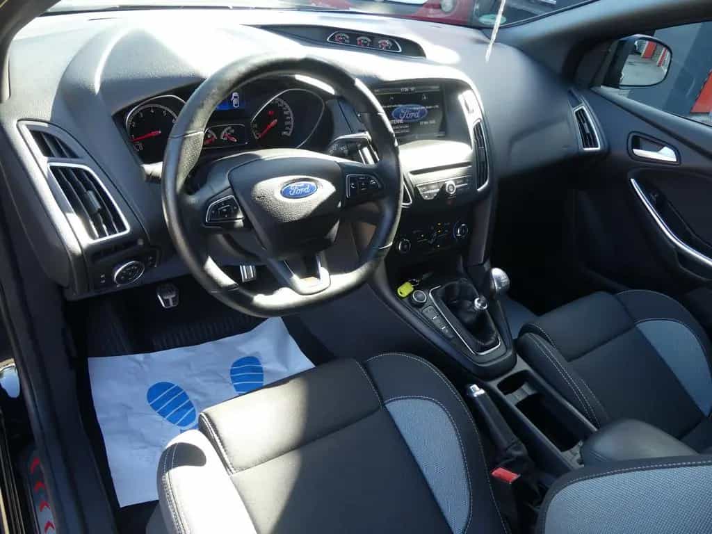 Ford Focus Lim. ST Navi*SHZ*Sportpaket 10/2015-photo-13