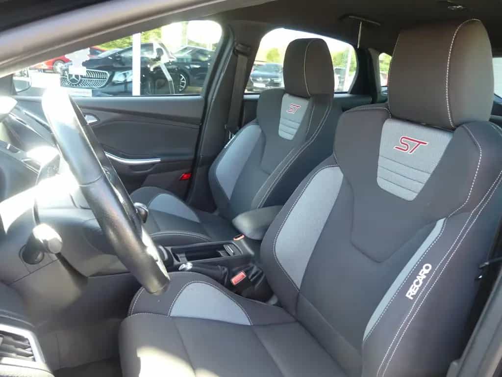 Ford Focus Lim. ST Navi*SHZ*Sportpaket 10/2015-photo-14