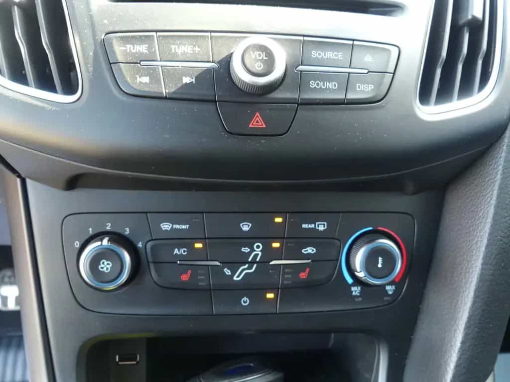 Ford Focus Lim. ST Navi*SHZ*Sportpaket 10/2015-photo-20