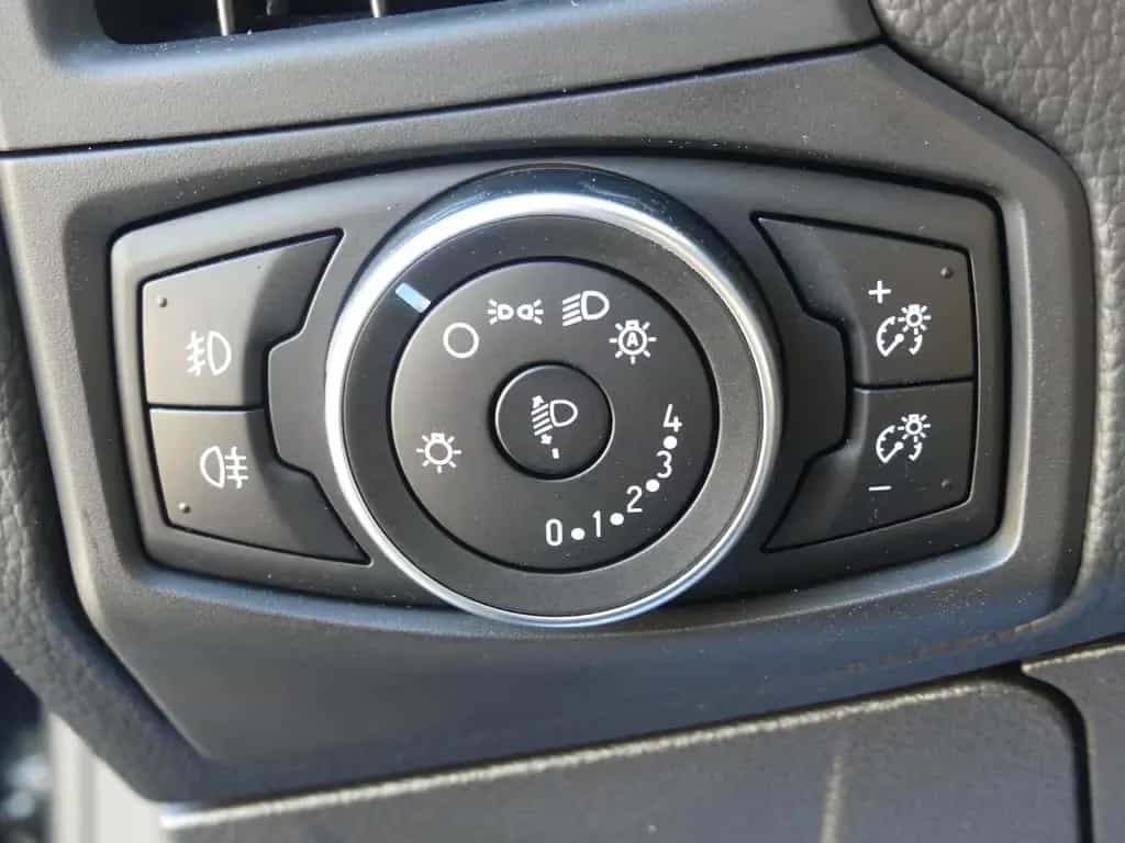 Ford Focus Lim. ST Navi*SHZ*Sportpaket 10/2015-photo-23