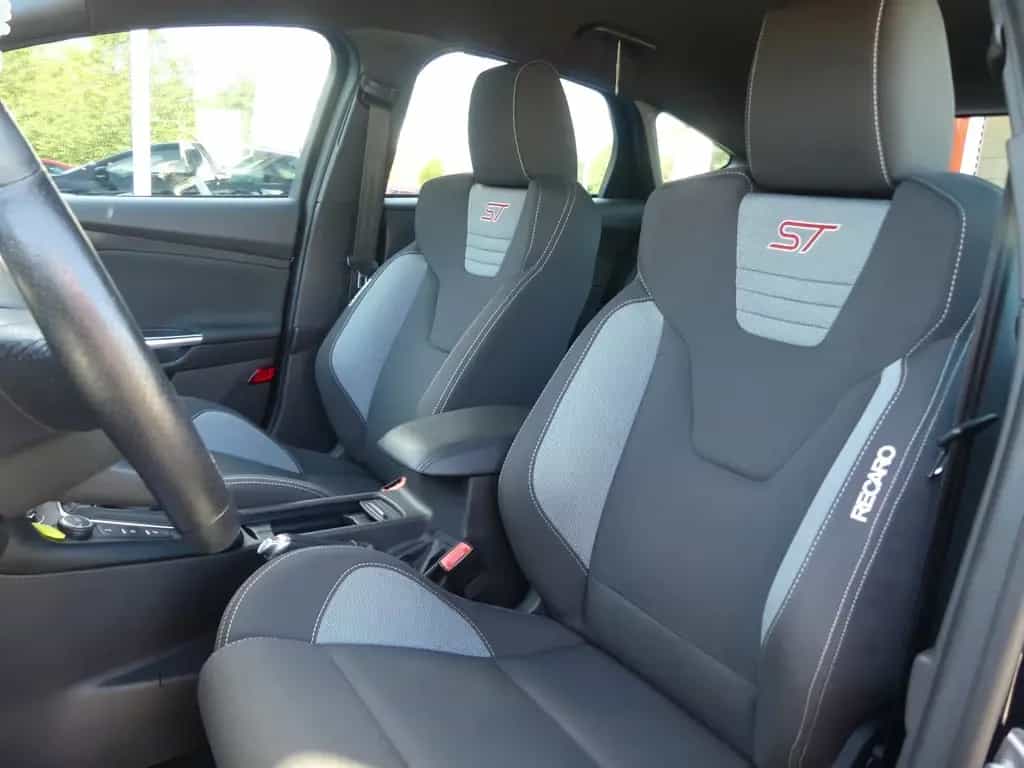Ford Focus Lim. ST Navi*SHZ*Sportpaket 10/2015-photo-24