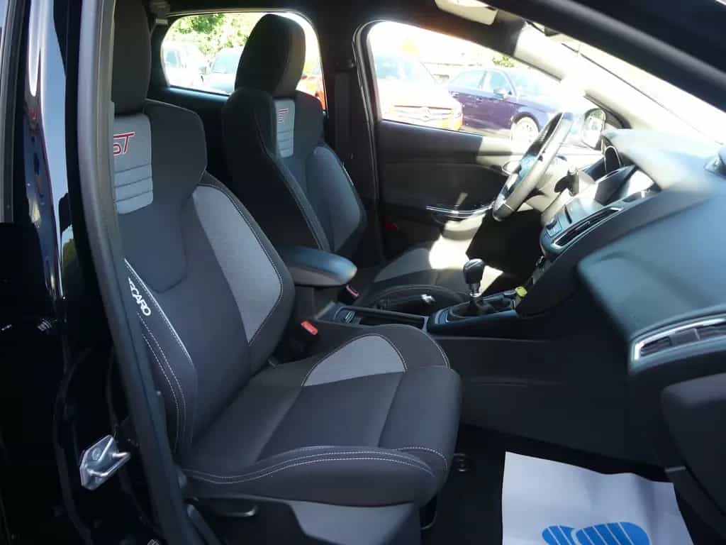 Ford Focus Lim. ST Navi*SHZ*Sportpaket 10/2015-photo-25