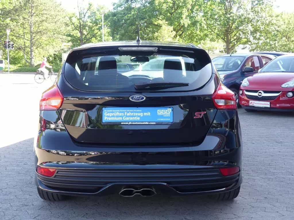 Ford Focus Lim. ST Navi*SHZ*Sportpaket 10/2015-photo-4