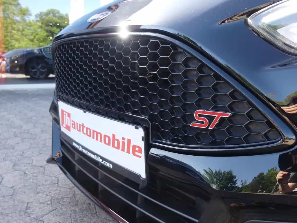 Ford Focus Lim. ST Navi*SHZ*Sportpaket 10/2015-photo-9