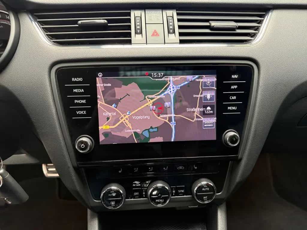 Skoda Octavia COMBI RS BLACK DSG NAVI+PANO+LED+KAMERA+ 06/2018-photo-10