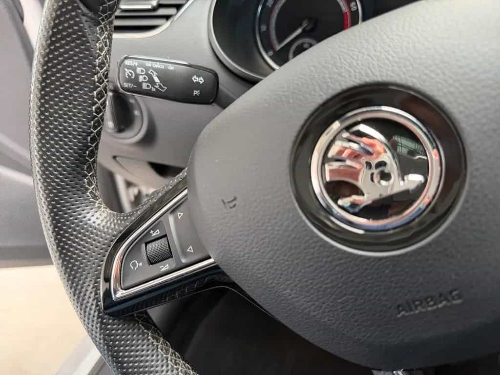 Skoda Octavia COMBI RS BLACK DSG NAVI+PANO+LED+KAMERA+ 06/2018-photo-18