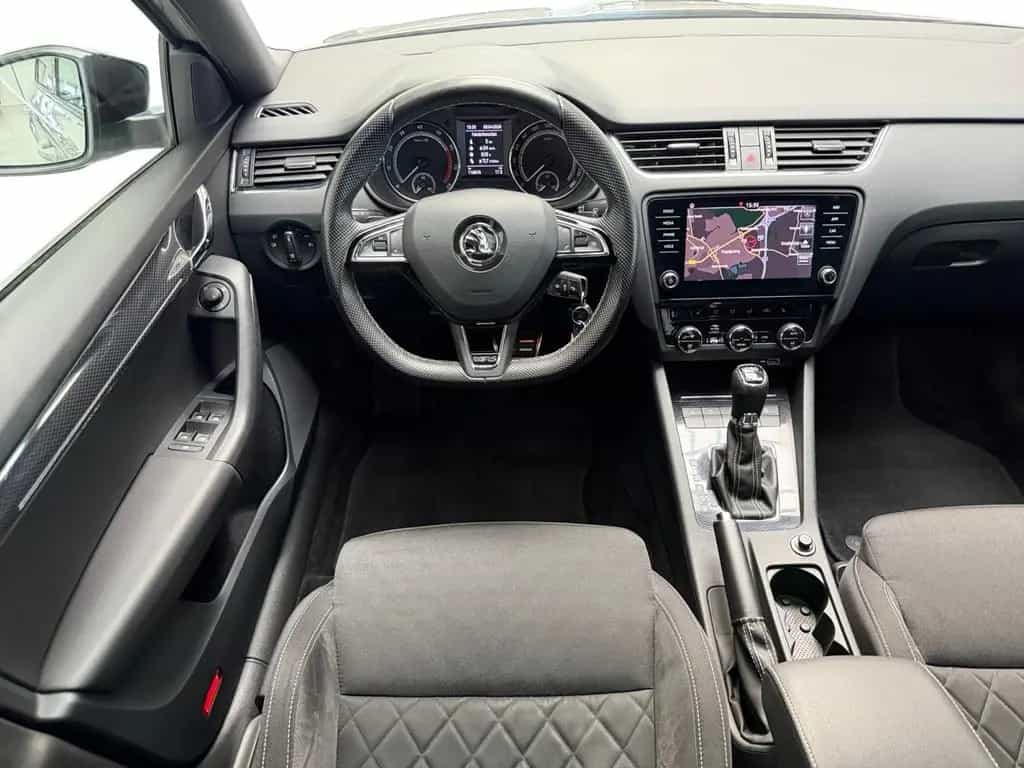 Skoda Octavia COMBI RS BLACK DSG NAVI+PANO+LED+KAMERA+ 06/2018-photo-5