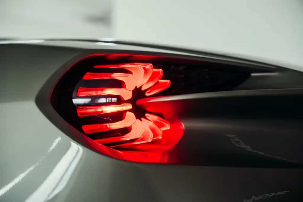 Aston Martin Vanquish Zagato Volante, 1. Hand, 1 of 99 04/2018-photo-14