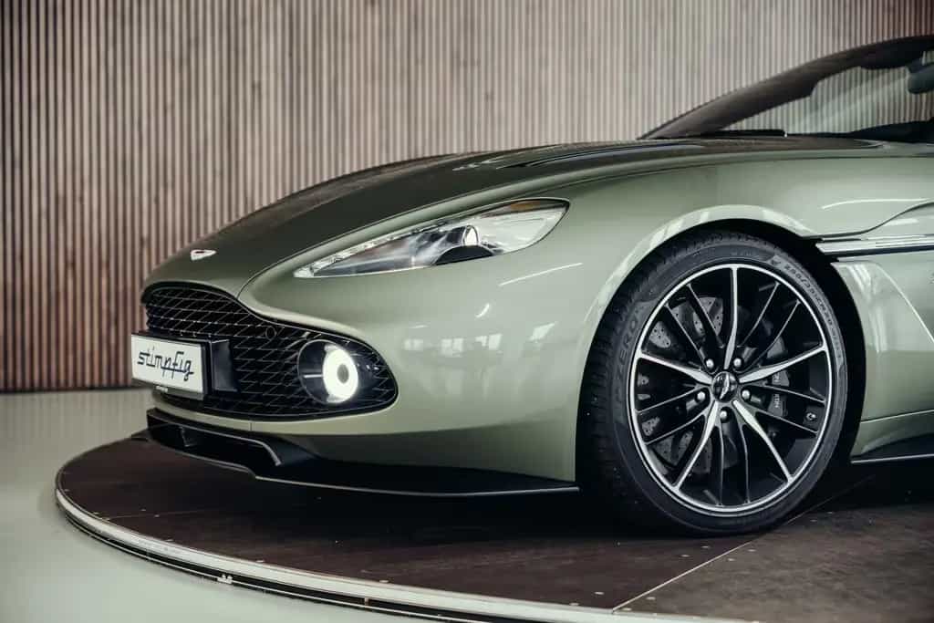 Aston Martin Vanquish Zagato Volante, 1. Hand, 1 of 99 04/2018-photo-15