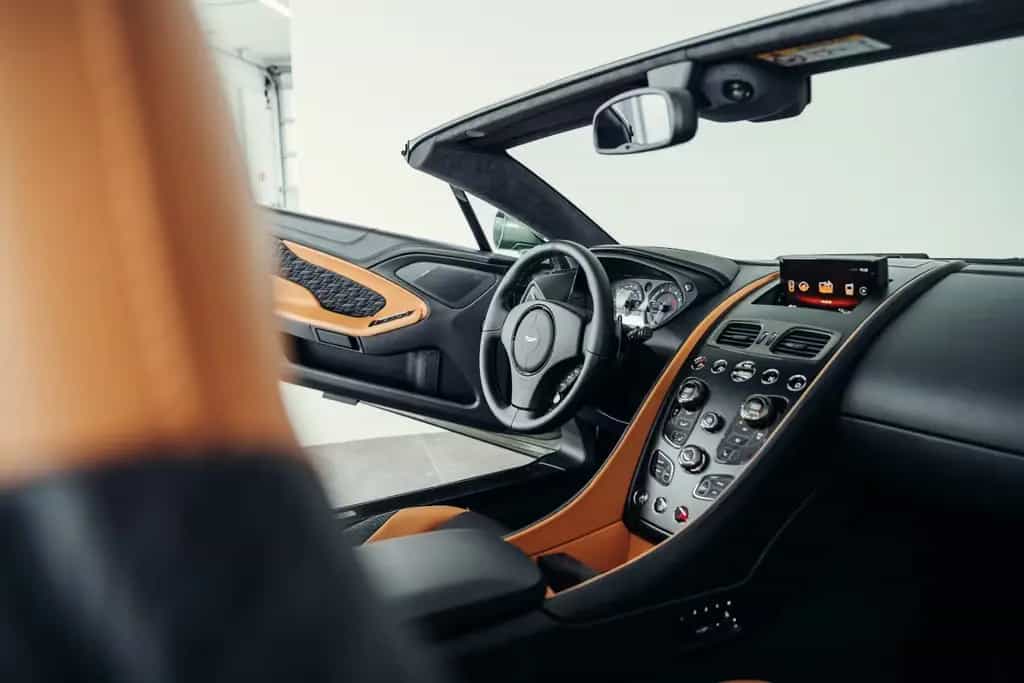 Aston Martin Vanquish Zagato Volante, 1. Hand, 1 of 99 04/2018-photo-29