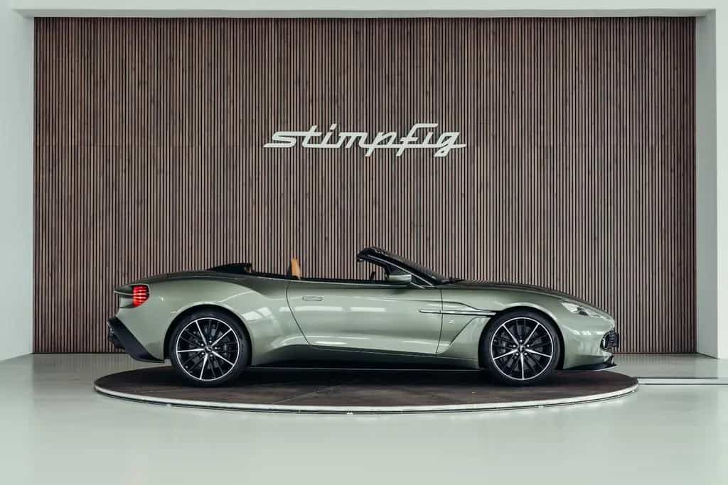 Aston Martin Vanquish Zagato Volante, 1. Hand, 1 of 99 04/2018-photo-5