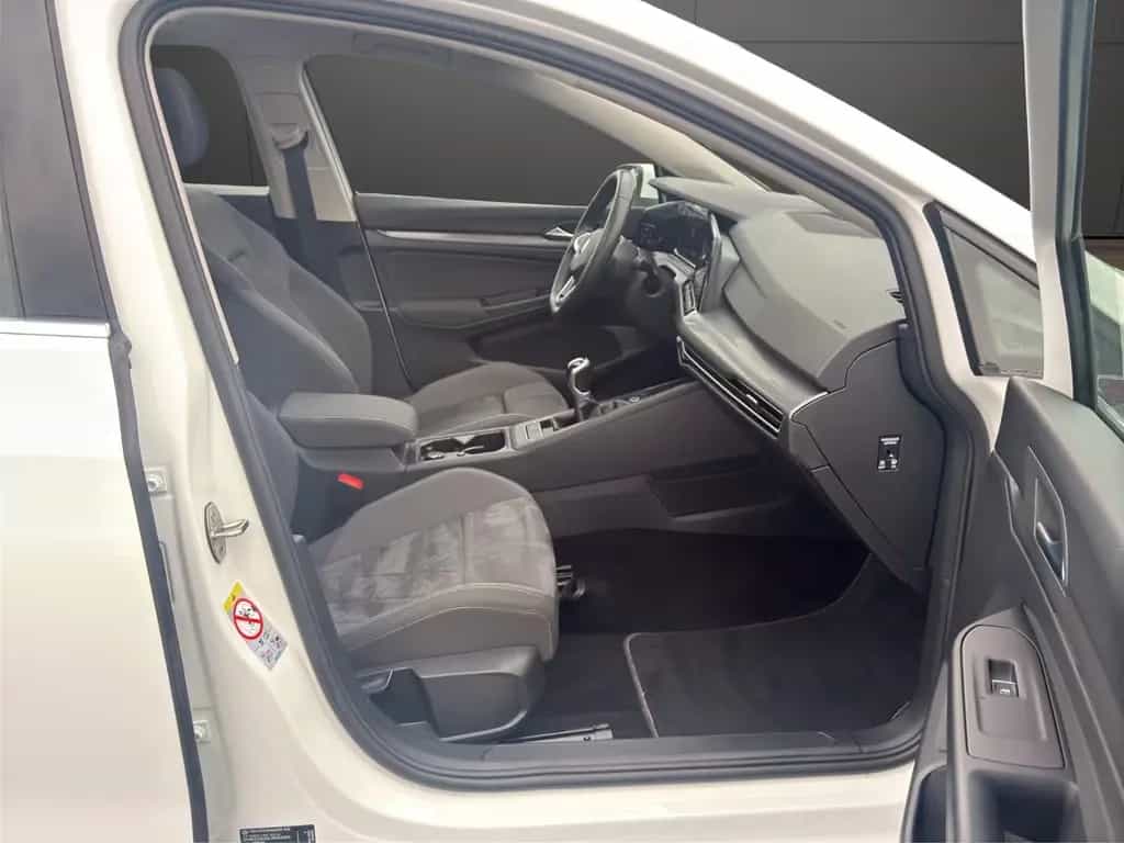 Volkswagen Golf VIII Lim. Style 1ST Edi*PANO*SPUR*ACC*NAVI 01/2020-photo-10