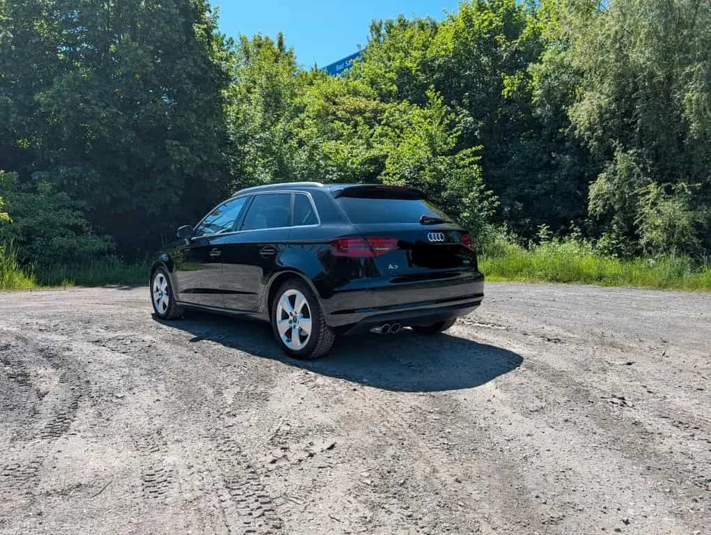 Audi A3 1.4 TFSI S tronic Attraction Sportback 04/2015-photo-2