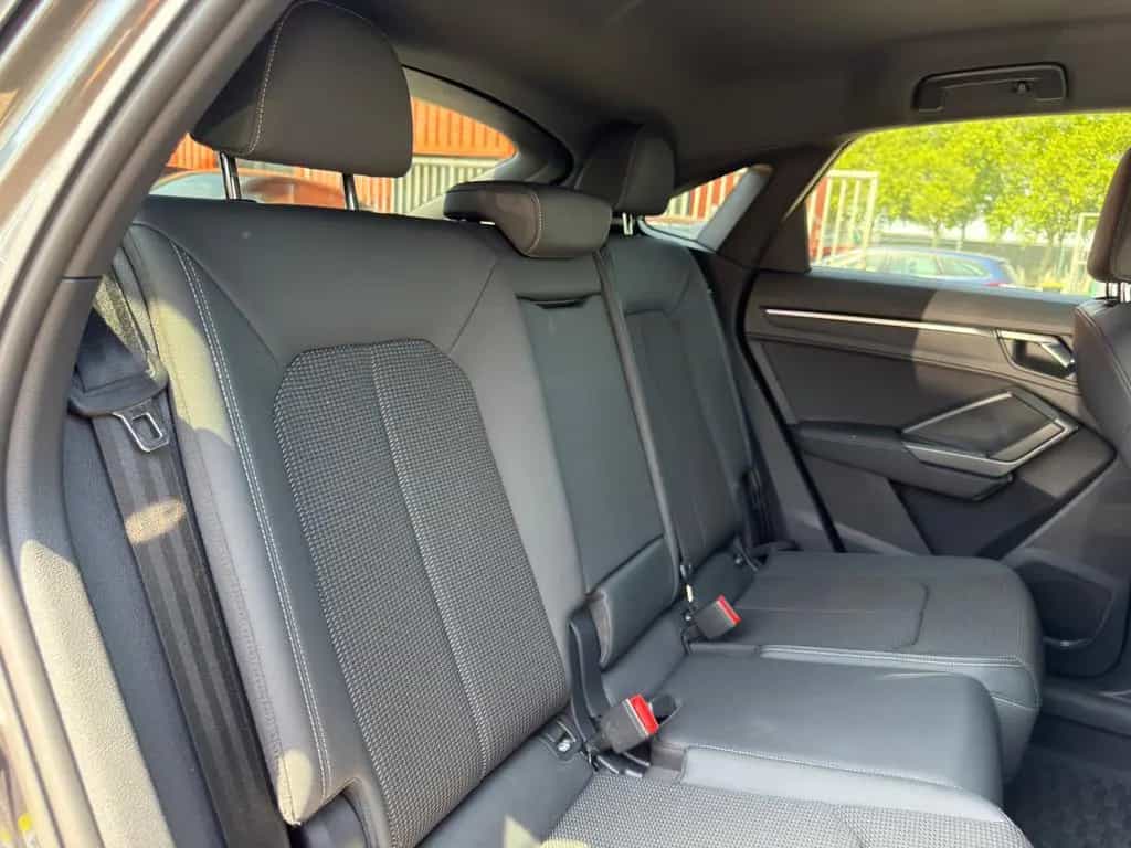 Audi Q3 Sportback 45 TFSI quattro S line Matrix 01/2020-photo-18
