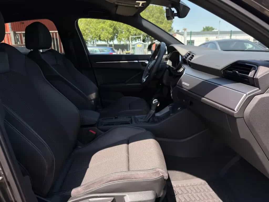 Audi Q3 Sportback 45 TFSI quattro S line Matrix 01/2020-photo-22