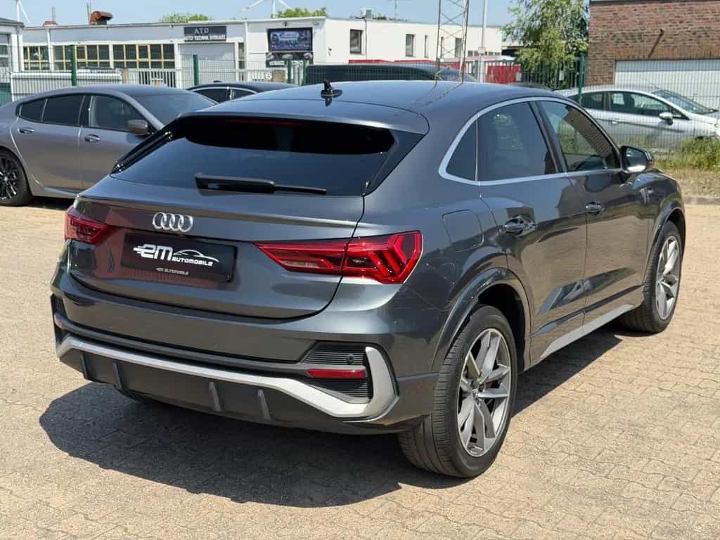 Audi Q3 Sportback 45 TFSI quattro S line Matrix 01/2020-photo-3