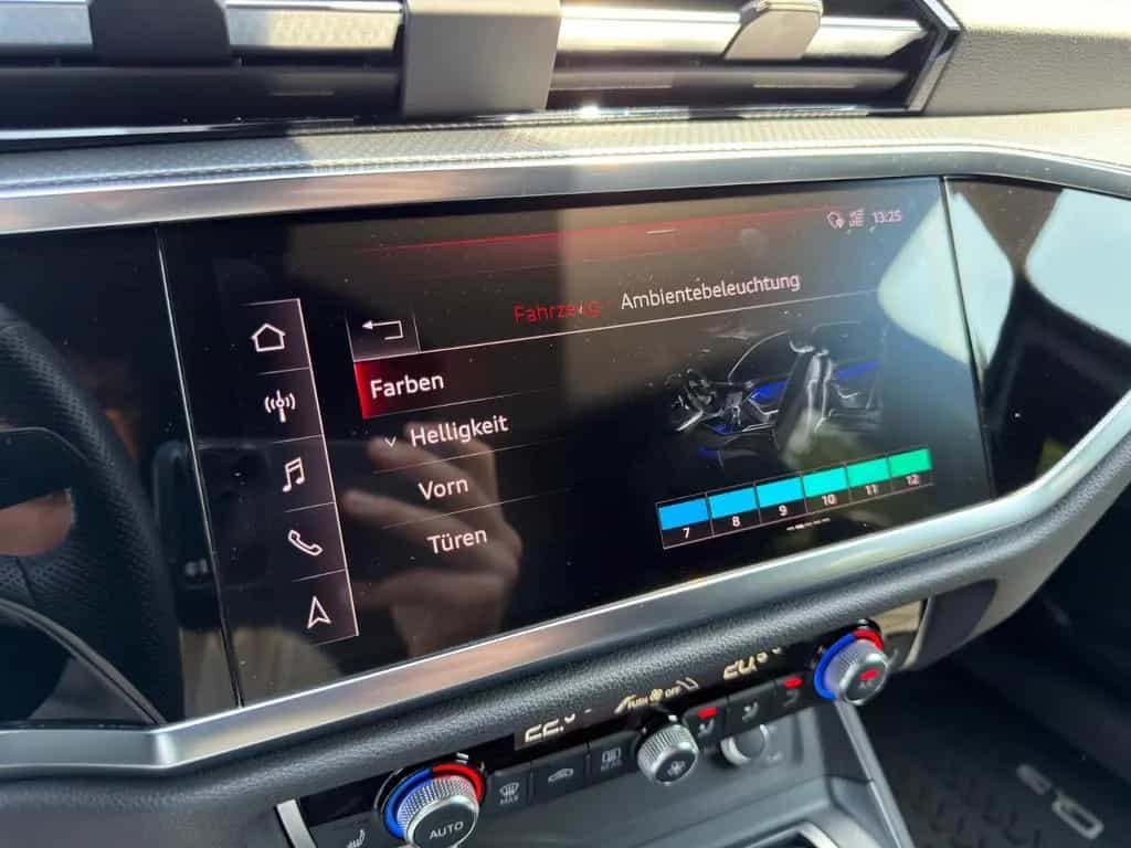Audi Q3 Sportback 45 TFSI quattro S line Matrix 01/2020-photo-32