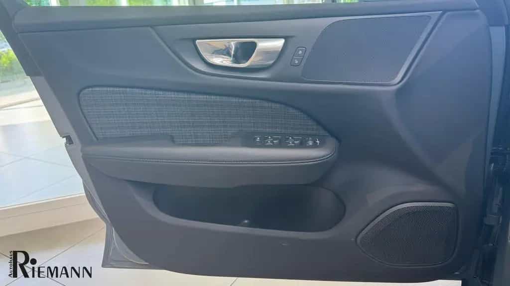 Volvo V60 B3 Benzin Core + Driver Awareness-Paket 05/2024-photo-18