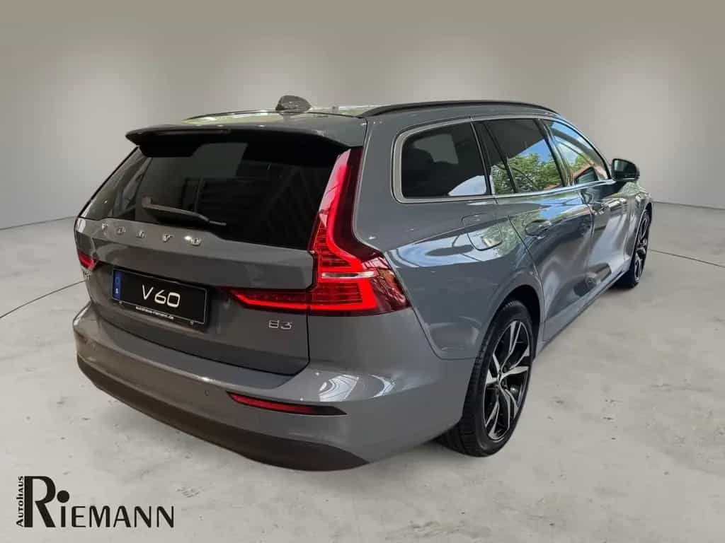Volvo V60 B3 Benzin Core + Driver Awareness-Paket 05/2024-photo-2