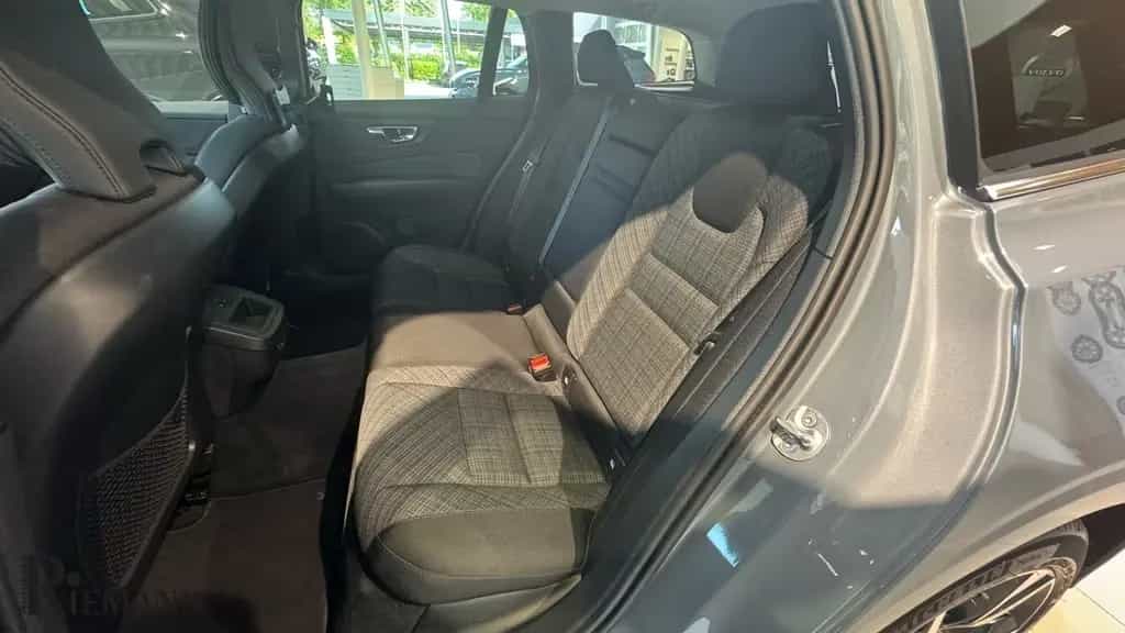 Volvo V60 B3 Benzin Core + Driver Awareness-Paket 05/2024-photo-22