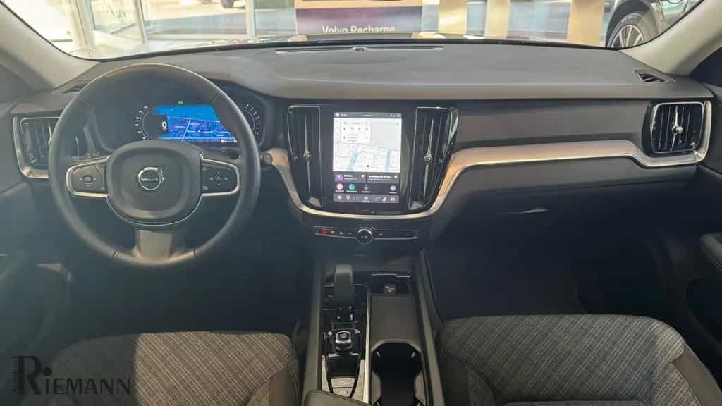 Volvo V60 B3 Benzin Core + Driver Awareness-Paket 05/2024-photo-7