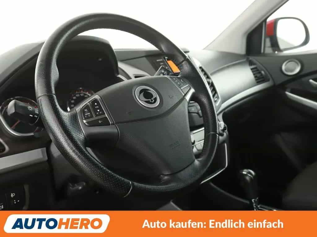 Ssangyong Korando 2.0 TD Quartz 4x2 Aut*TEMPO*PDC*SHZ* 08/2016-photo-10