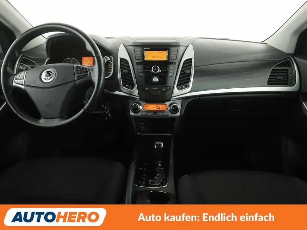 Ssangyong Korando 2.0 TD Quartz 4x2 Aut*TEMPO*PDC*SHZ* 08/2016-photo-11