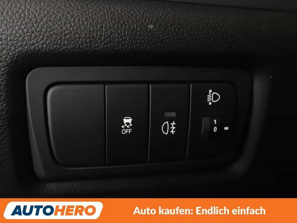 Ssangyong Korando 2.0 TD Quartz 4x2 Aut*TEMPO*PDC*SHZ* 08/2016-photo-32