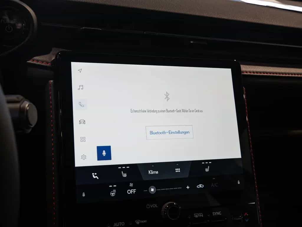 Lexus LBX Elegant Black Edition PDC SHZ NAVI LED 05/2026-photo-19