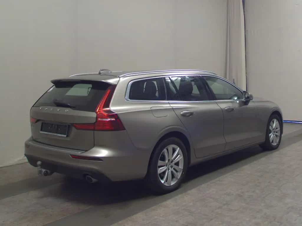 Volvo V60 D3 Momentum Pro T-Leder Navi LED Pano RFK 02/2020-photo-3