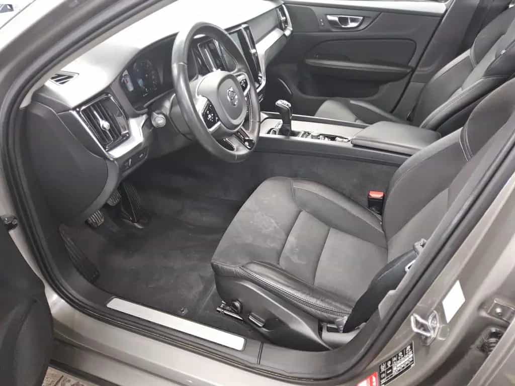 Volvo V60 D3 Momentum Pro T-Leder Navi LED Pano RFK 02/2020-photo-7
