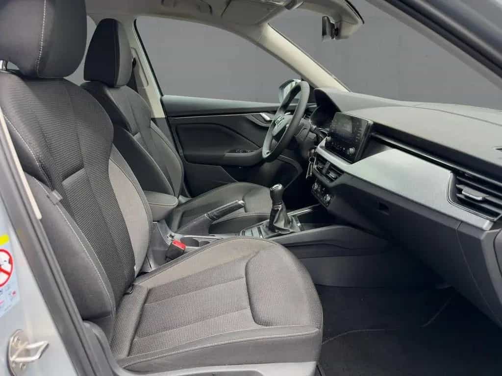 Skoda Kamiq 1.0 TSI TOUR 5JG+LED+APP+SHZ+RFK+GRA+DAB 03/2022-photo-11